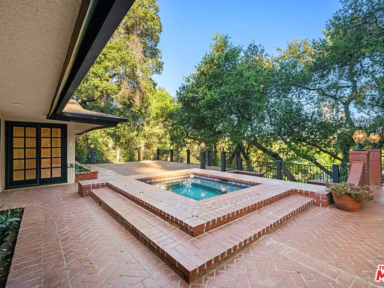 17449 Sumiya Dr — Photo 47