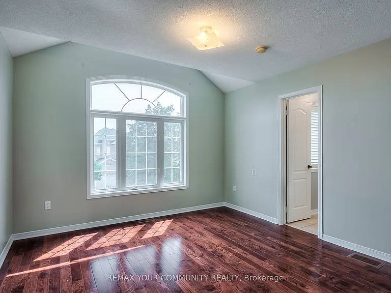222 Kayla Cres #UPPER — Photo 15