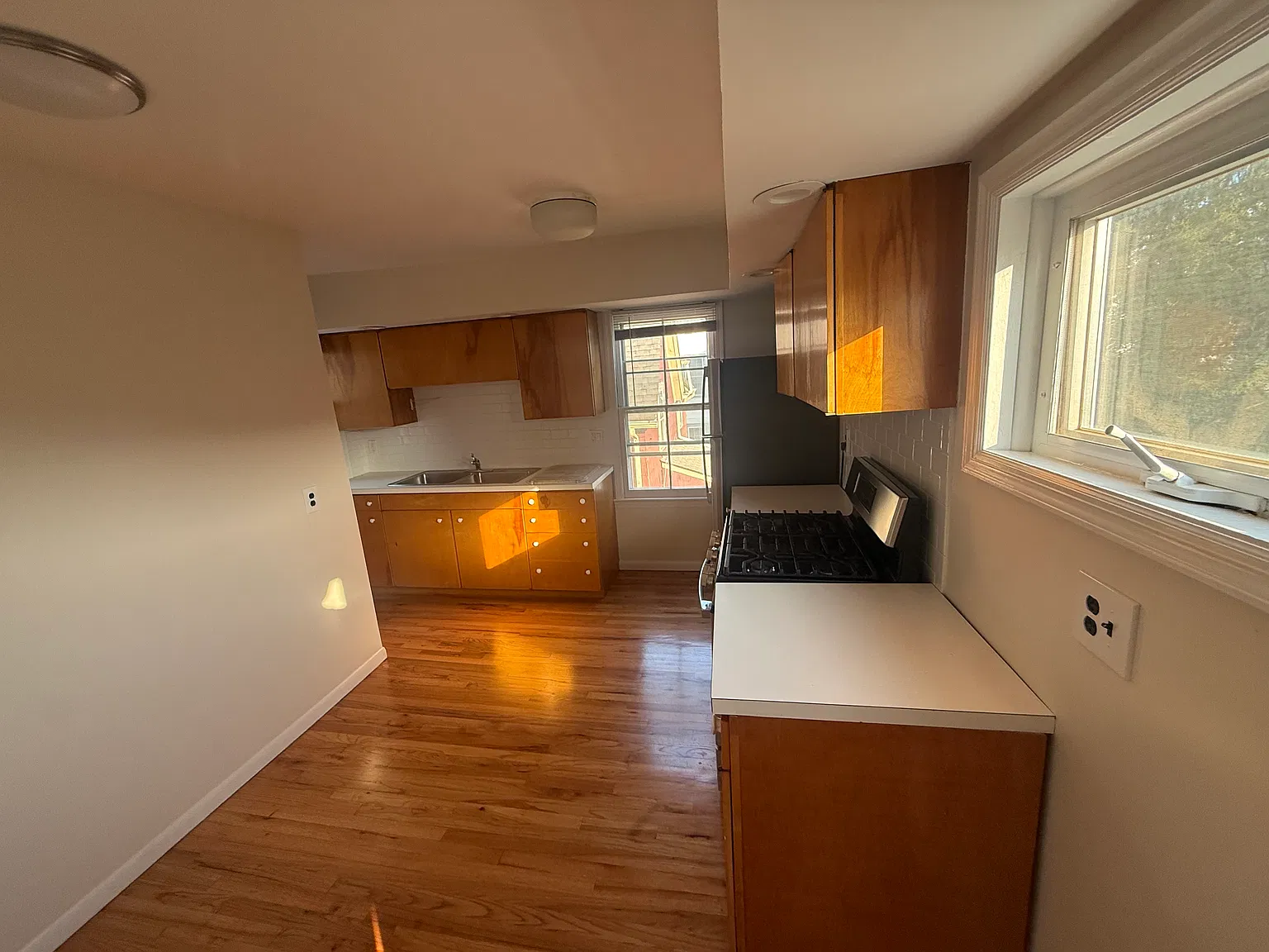 1 bed, 750 sqft, $2,250 — Photo 2