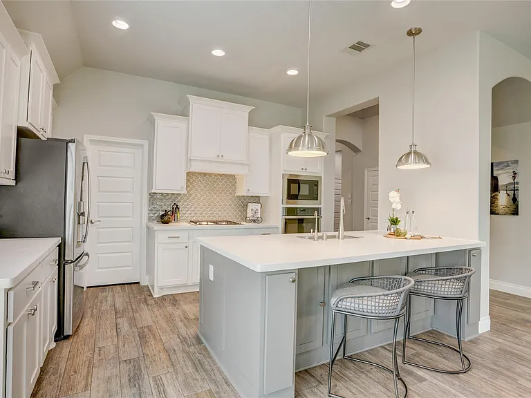9811 Faulkner Trl — Photo 7