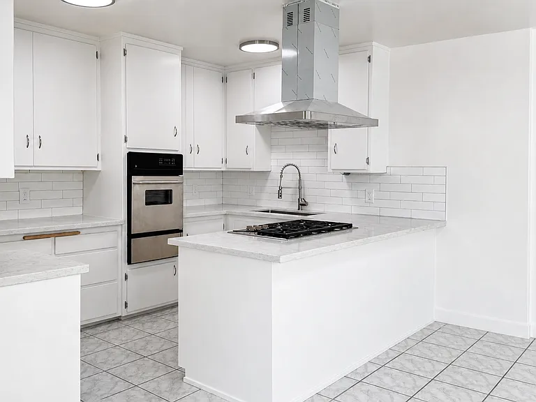 716 Glenway Dr #1 — Photo 6