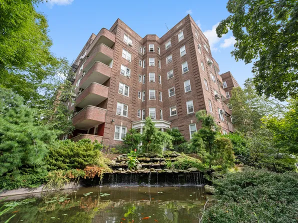 1620 Avenue I image 1 of 13