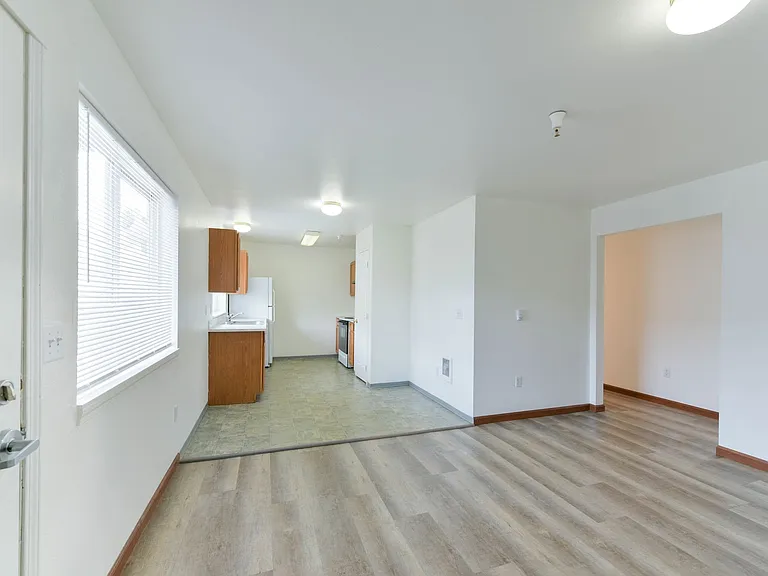 240 E Baker St — Photo 6