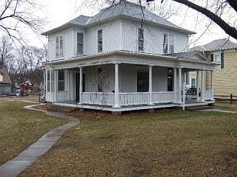 613 N 11th St Beatrice NE 68310 Zillow