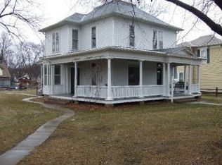 613 N 11th St, Beatrice, NE 68310