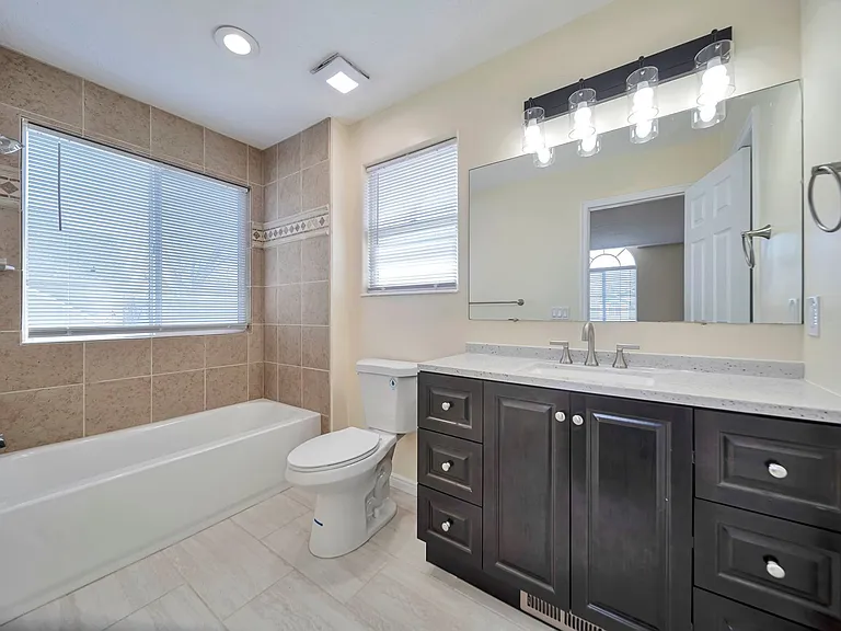 2255 W Red Robin Rd — Photo 21