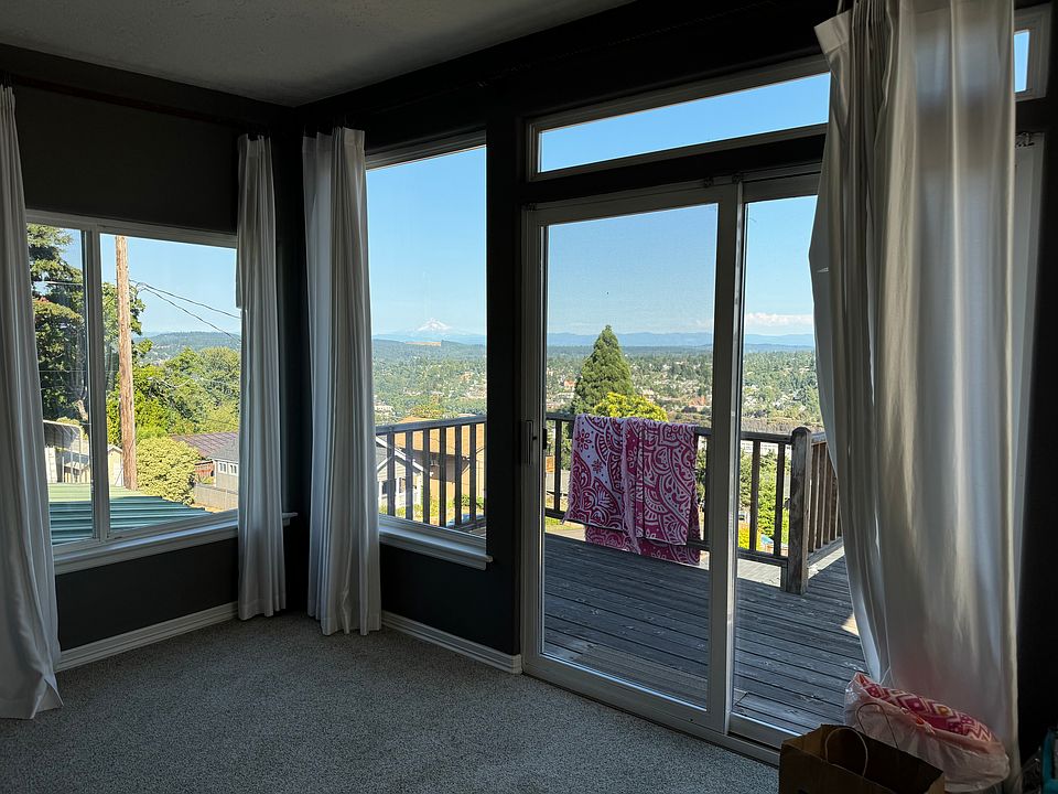 1st image of 2088 Oak St #2088