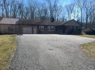 4 White Oak Dr, Carlisle, PA 17015