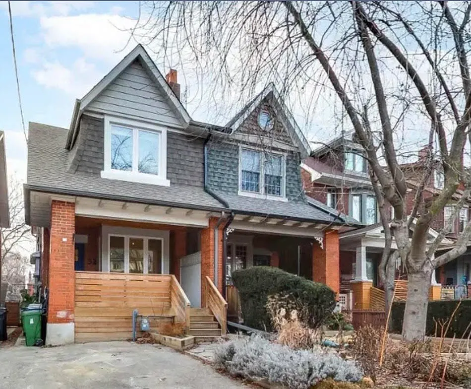 32 Appleton Avenue — Photo 1