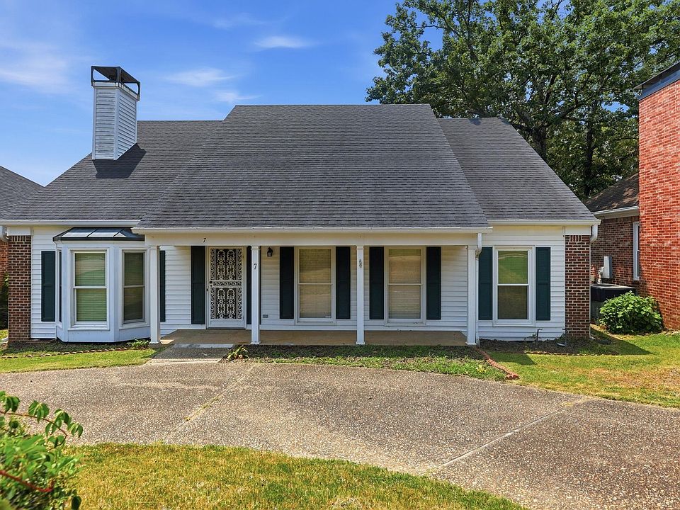 1st image of 7 Carrollton Ct
