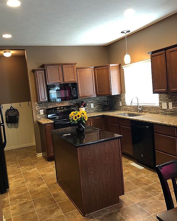 1st image of 5843 S 191st Ave