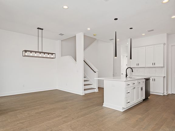 5th image of 758 3rd Ave S #2
