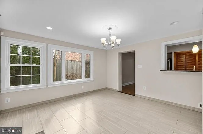 311 S Wayne St — Photo 9