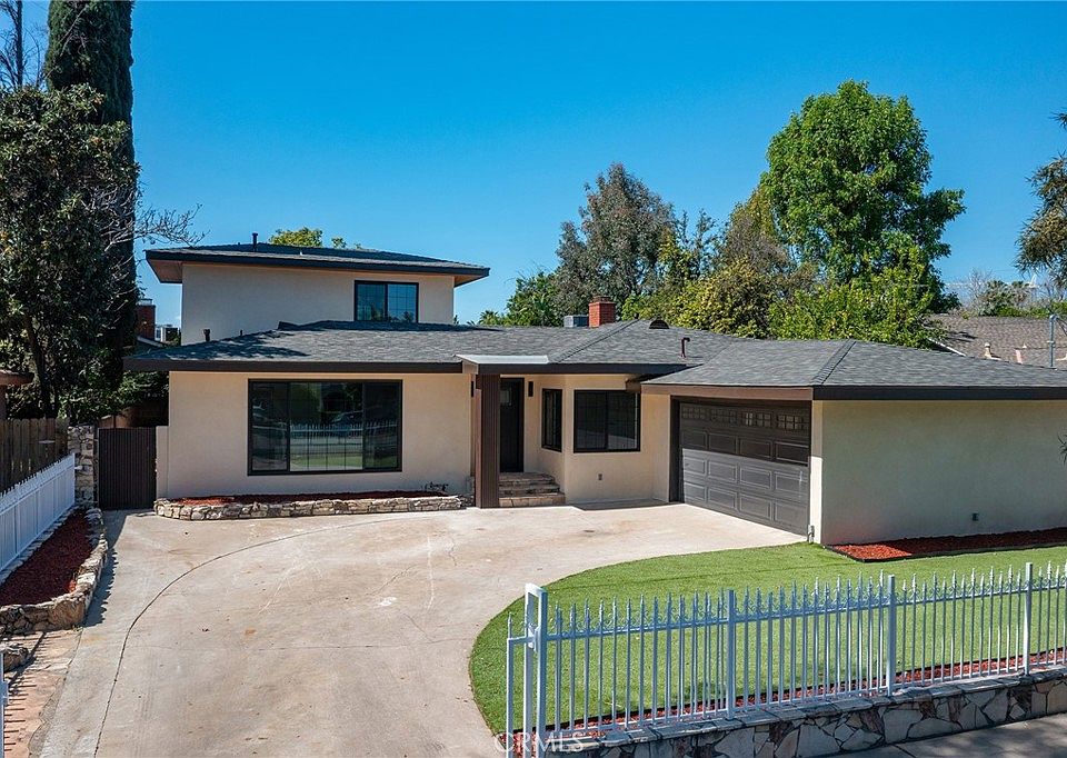 1st image of 6539 Noble Ave