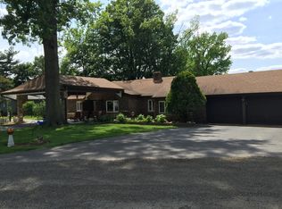 25 Hawthorne Ln, Springfield, IL 62712