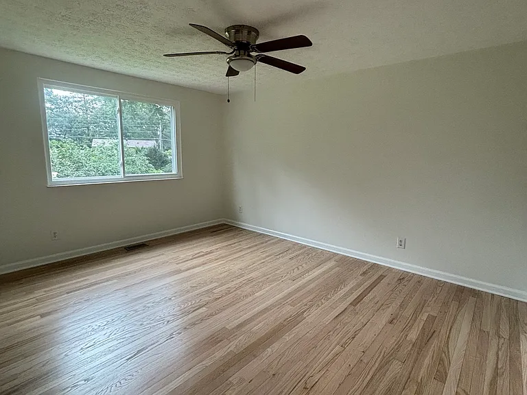 2215 Ranch Trl — Photo 6