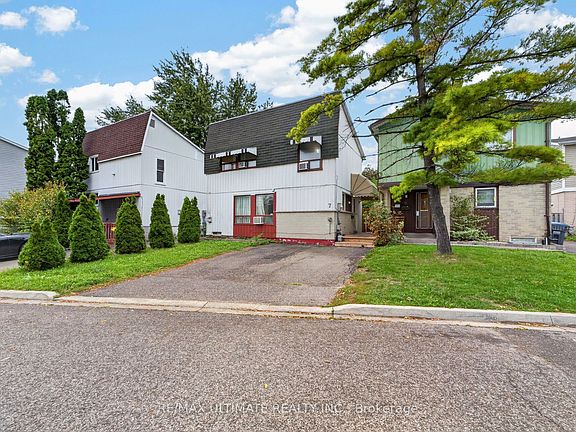 2nd image of 7 Grand River Ct