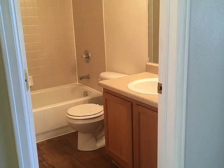 Full bathroom on the second floor
