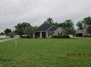 37450 Oak Hills Dr, Denham Springs, LA 70706
