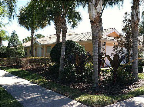 3rd image of 11821 Delfina Ln