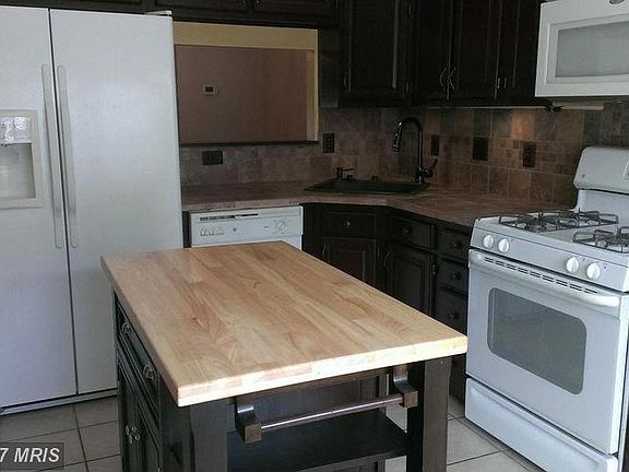 5th image of 708 Shaw Ct