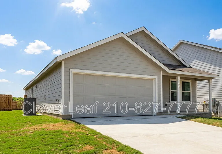 528 Wolf Crest Blvd — Photo 2