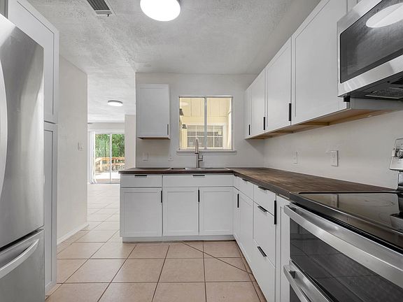 2nd image of 3156 Huntington Woods Blvd