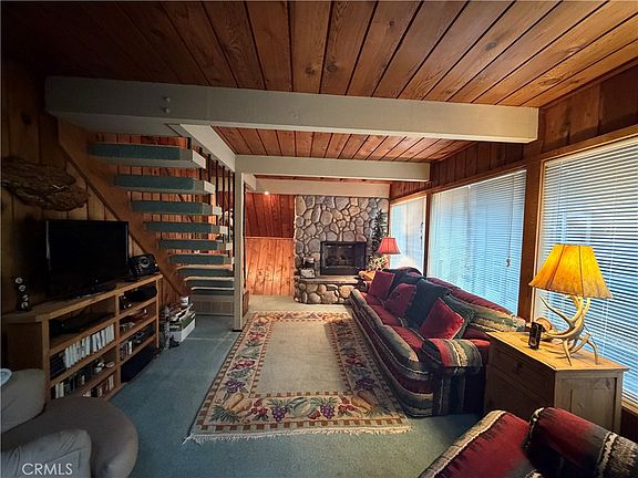 4th image of 679 Pinnacle Dr