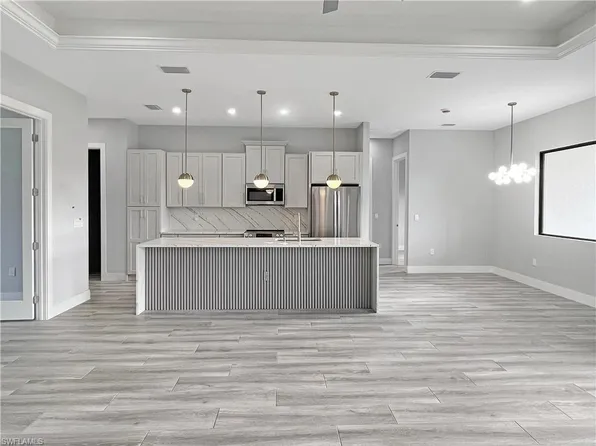 1029 Apple AVE, LEHIGH ACRES, FL 33971