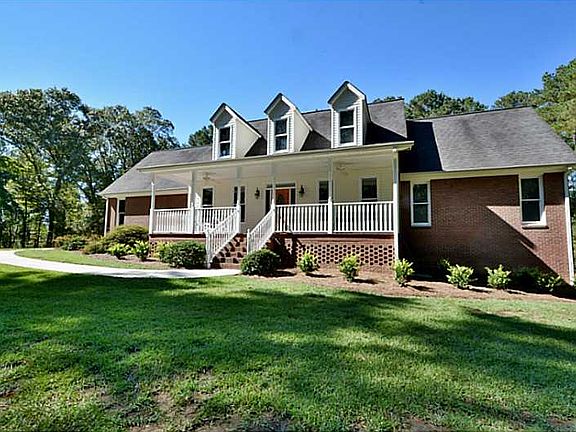 2nd image of 3611 Laurel Ln NE