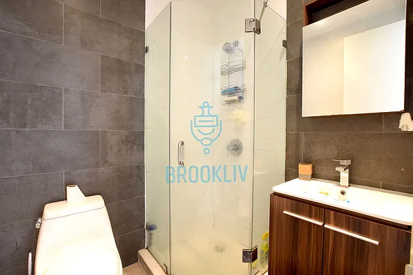 Rented by null | media 52