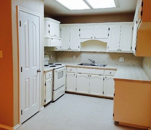 3rd image of 1717 Bobcat Ln