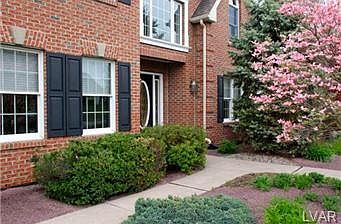 2nd image of 3905 Redwood Dr
