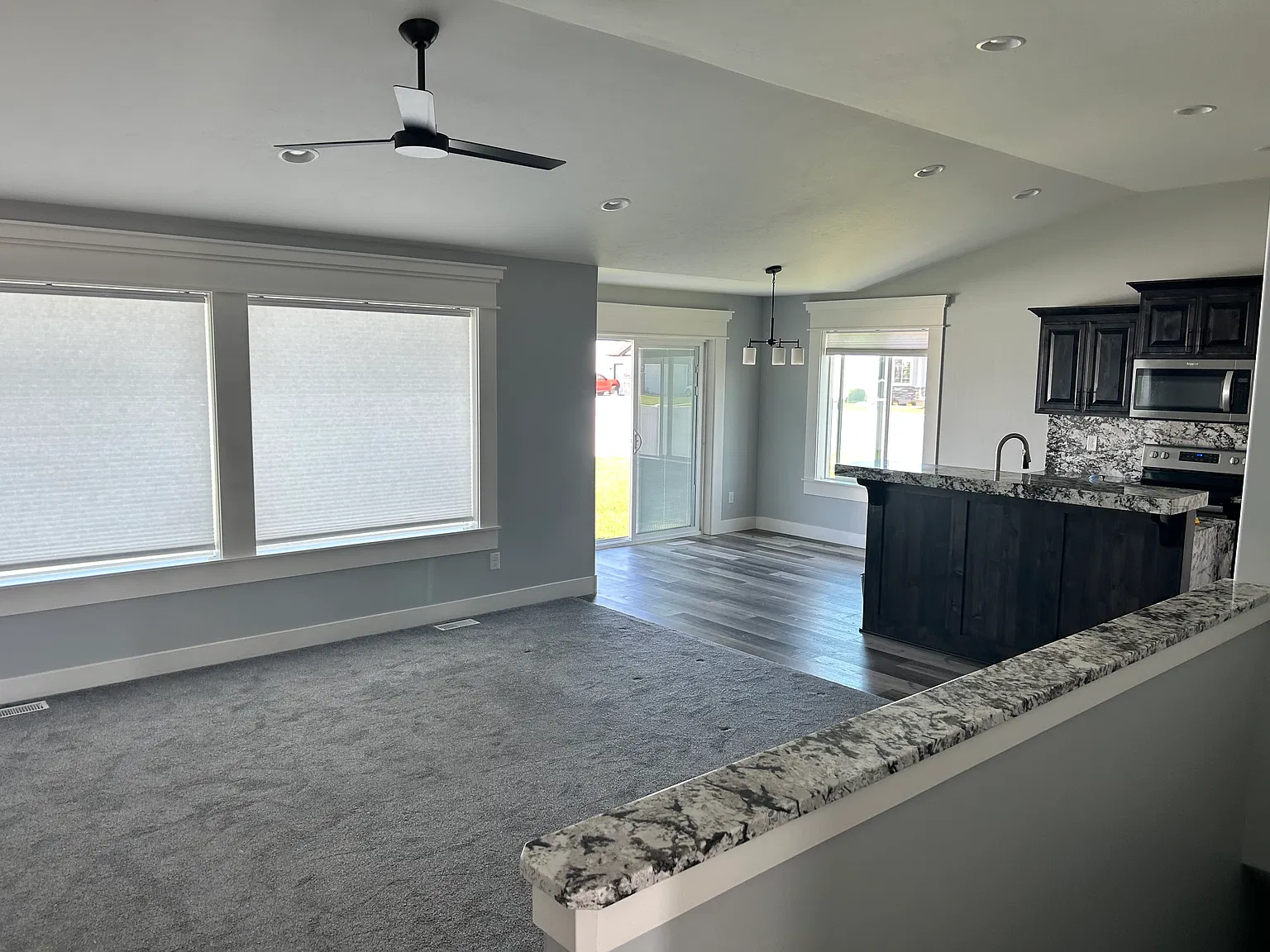 3 bed, 2600 sqft, $2,450 — Photo 4