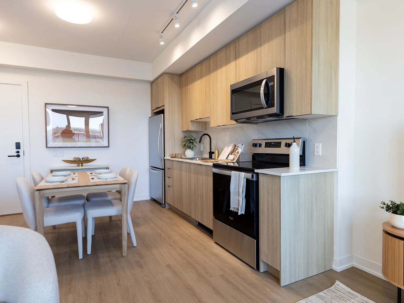 17645 Yonge Street Newmarket — Photo 4