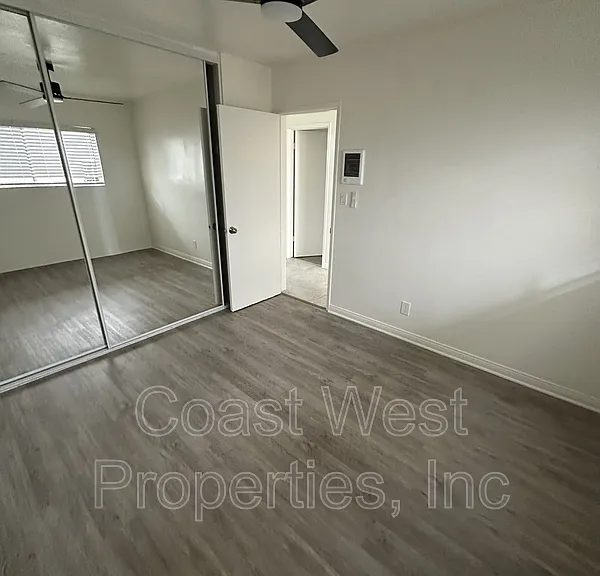 Mauna Loa Apartments — Photo 17