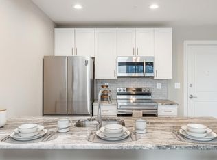 1422 Chestnut St #207, Philadelphia, PA 19102