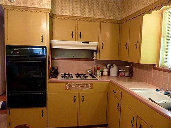 2nd image of 2319 McCutcheon Ln