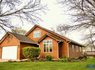 310 S 7th St, Beresford, SD 57004