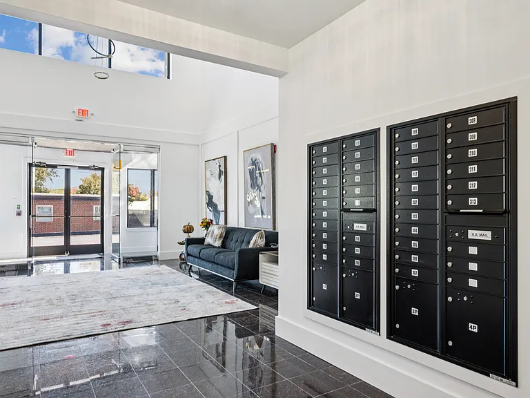 The Tucker Luxury Apartments — Photo 16