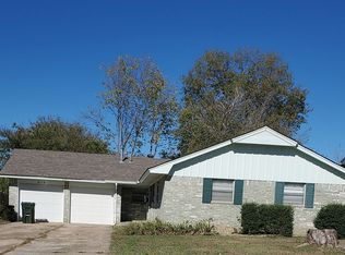 2119 Elmhurst Dr, Norman, OK 73071