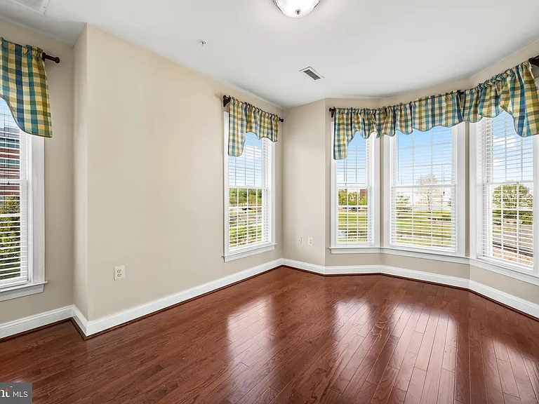 4700 Water Park Dr #J — Photo 20