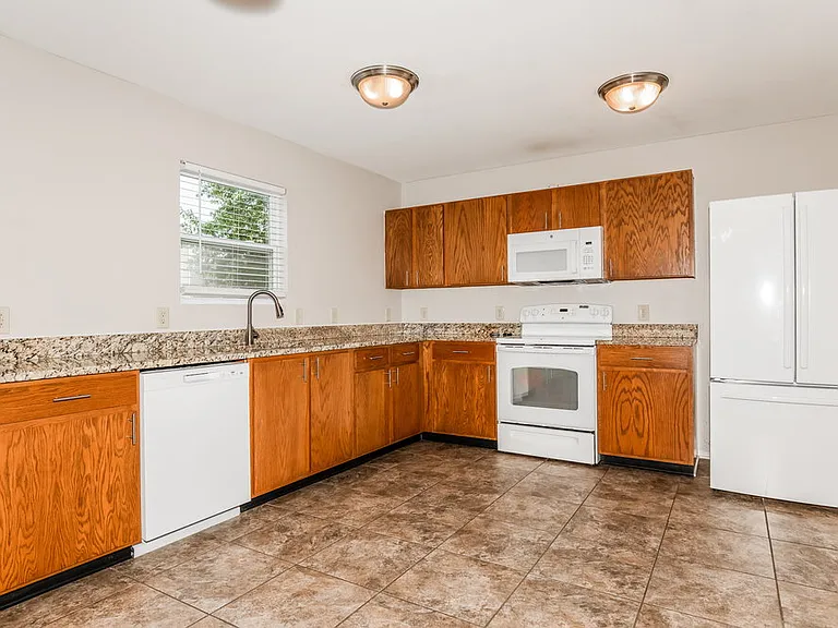 10926 Spirit Dr — Photo 6