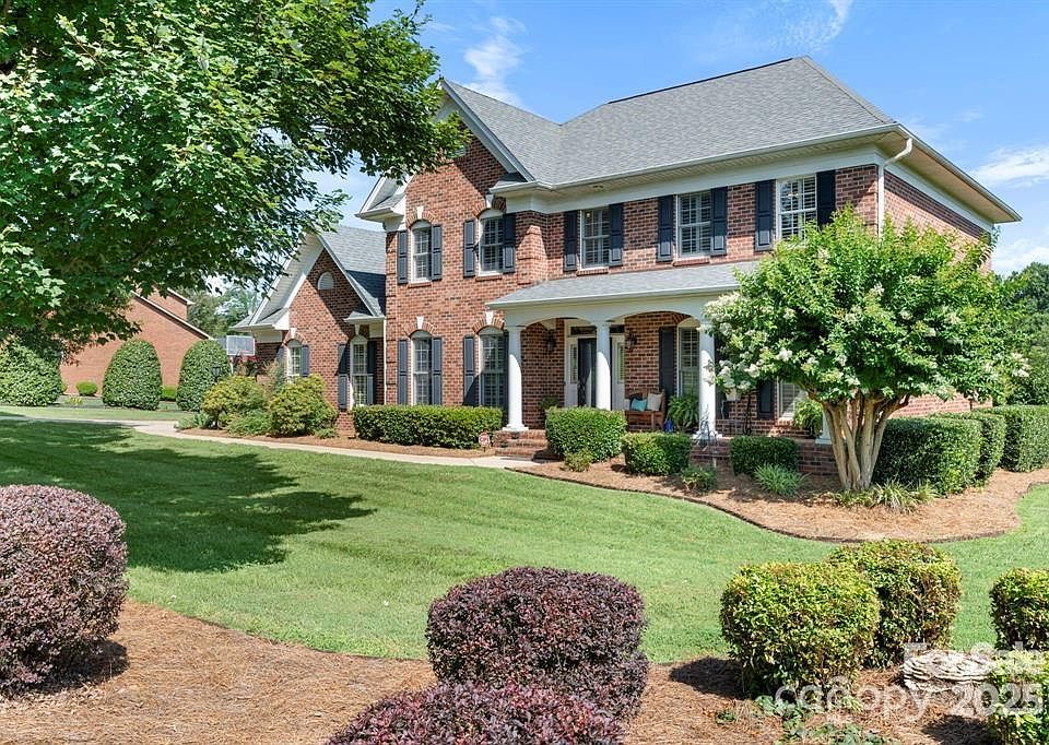1st image of 2774 Palmer Dr NE