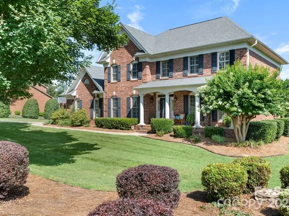 2774 Palmer Dr NE, Conover, NC 28613