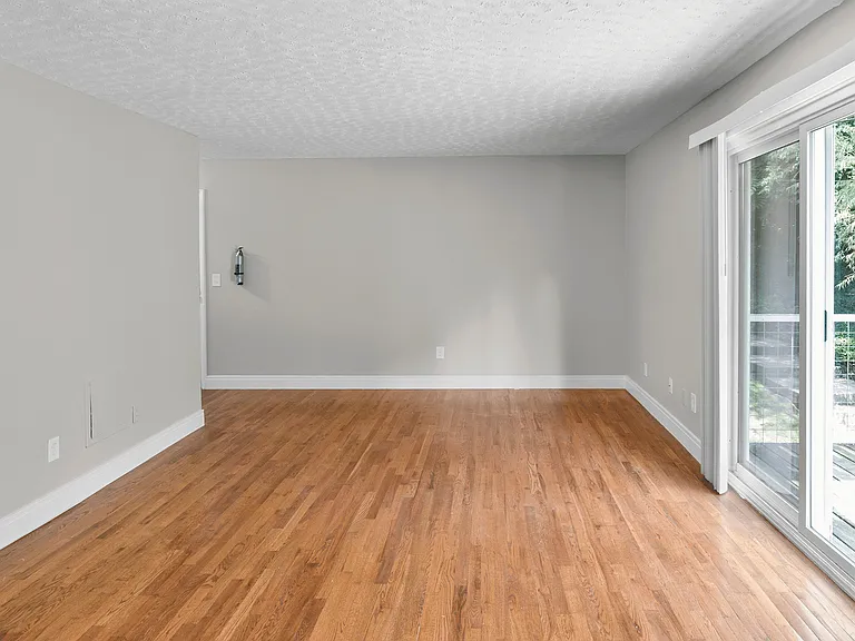 Open Layout with Private Balcony Open Layout with Private Balcony