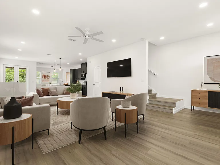 210 E Columbus Dr #1 — Photo 1