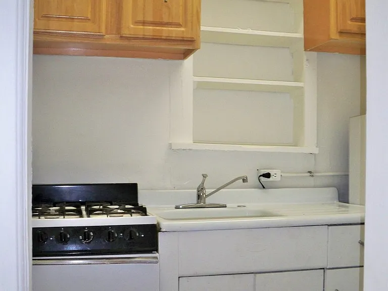 Avon Apartments — Photo 26