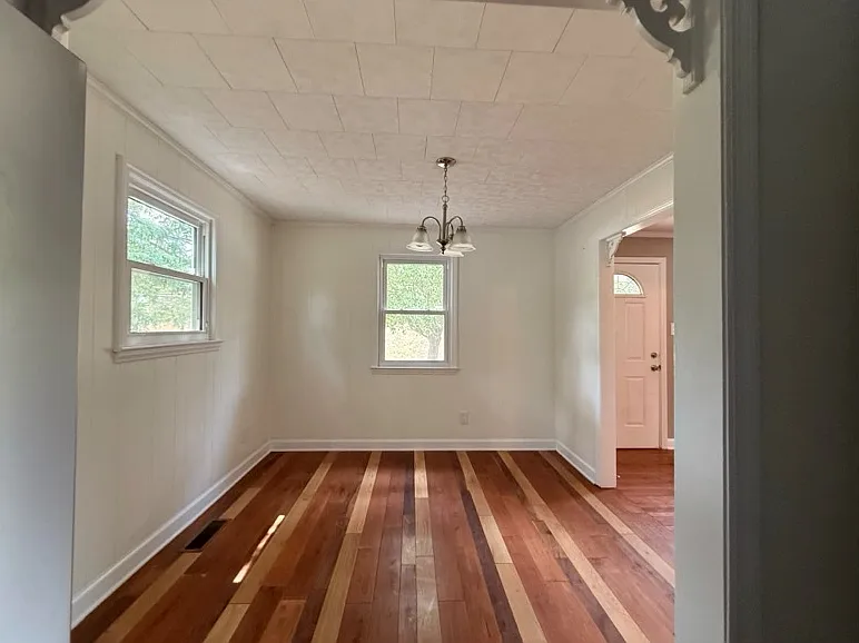 607 East Elm Street - 1 — Photo 3