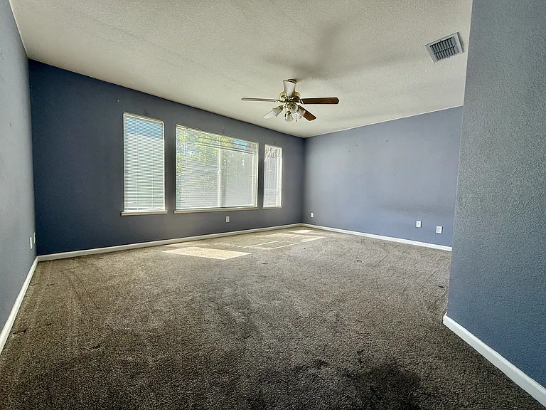 4051 Pine Lake Cir — Photo 11